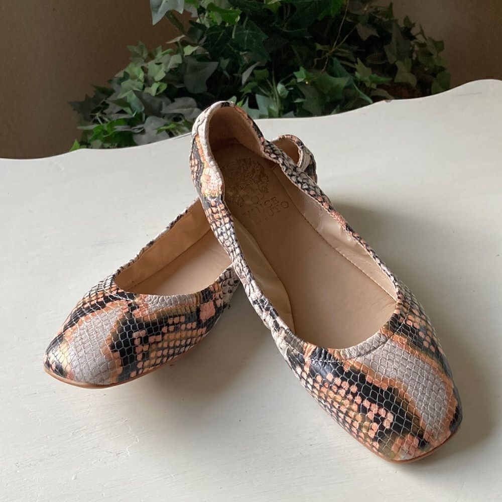 Vince Camuto Snakeskin Ballet Flats Size 6.5
